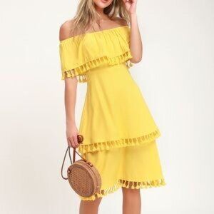 Lulu’s Yellow Tasseled off the shoulder Midi Dress-Size Large